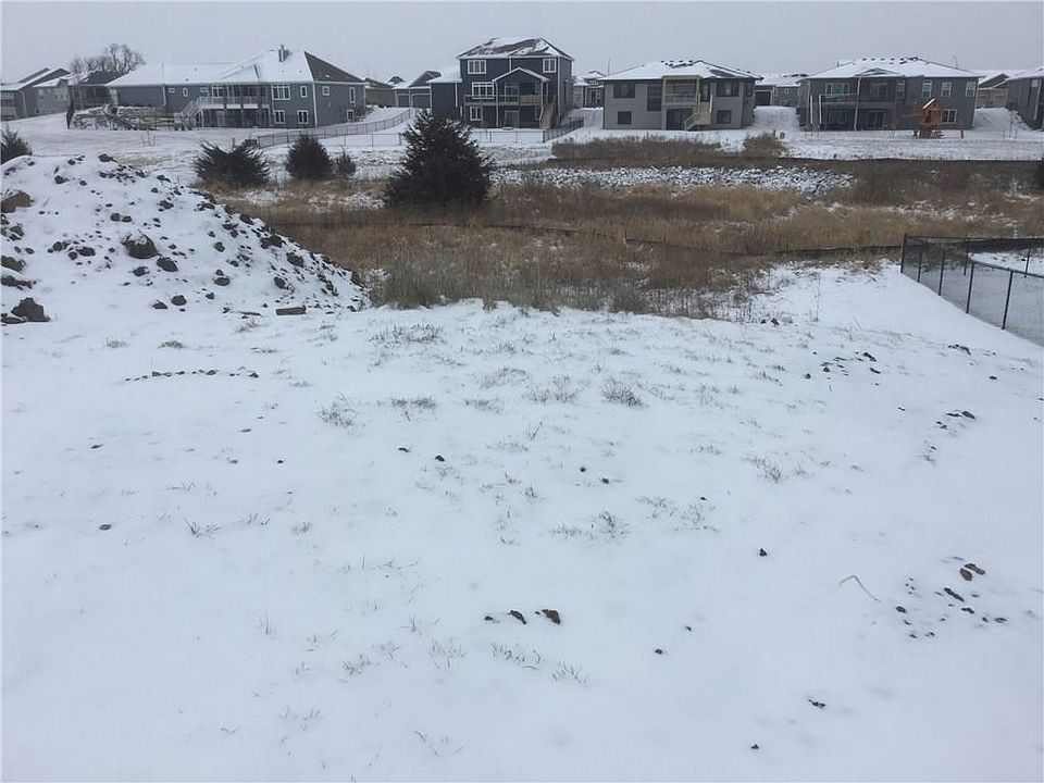 2nd image of 1607 NW Ridgeline Ct