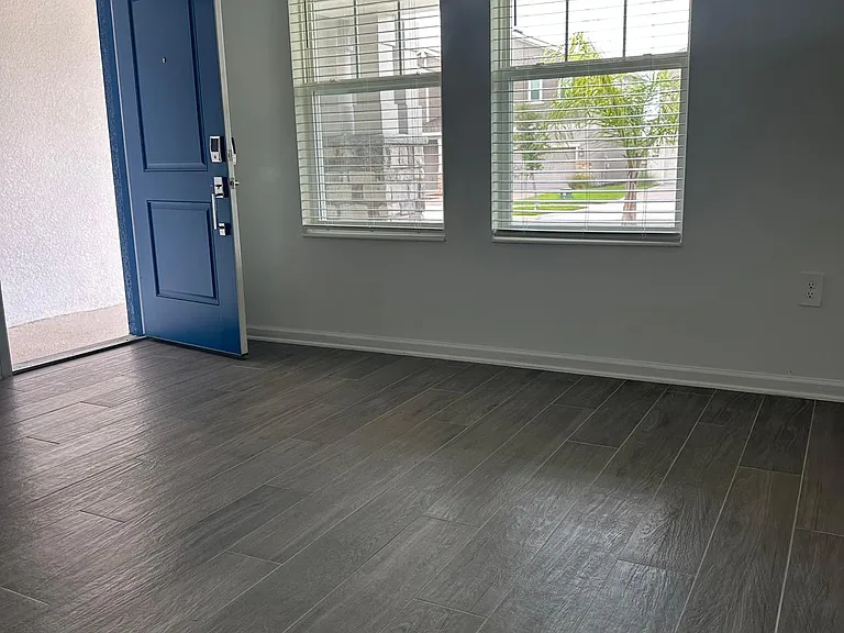 2887 Armstrong Ave — Photo 6