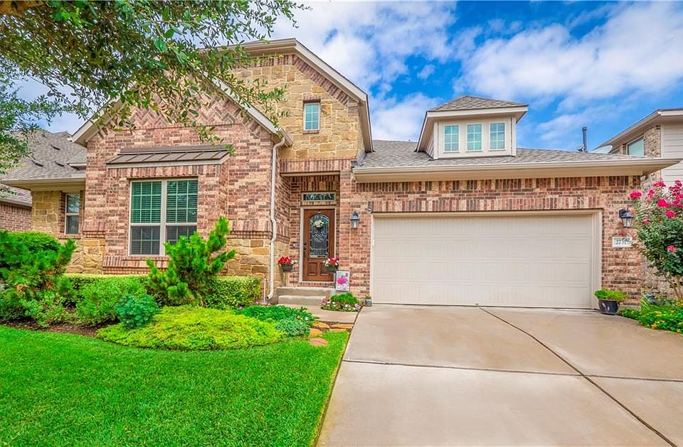 1st image of 2731 Grand Oaks Loop