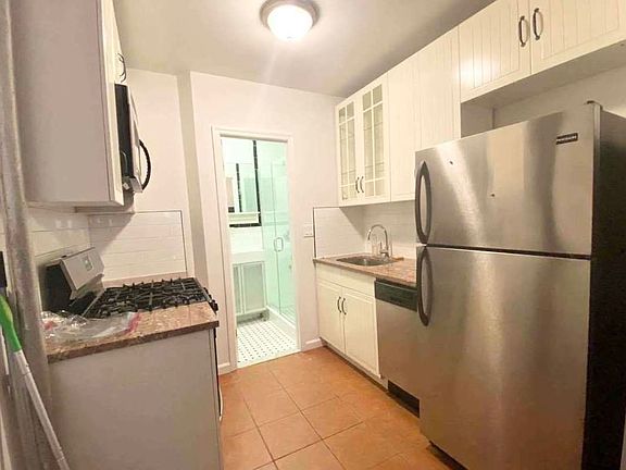 2nd image of 78 Orchard St #D3
