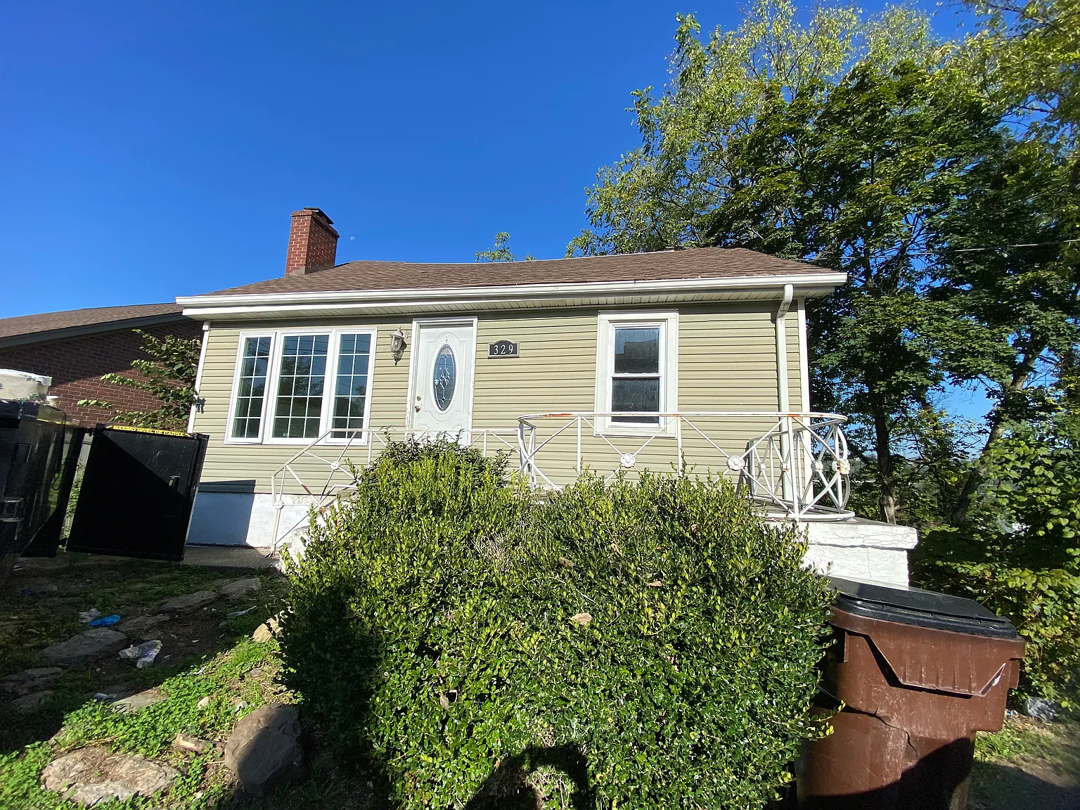329 Silver St photo 1
