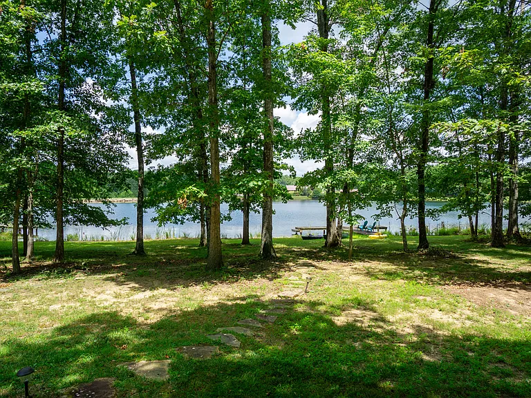 Camp Creek Cir — Photo 16