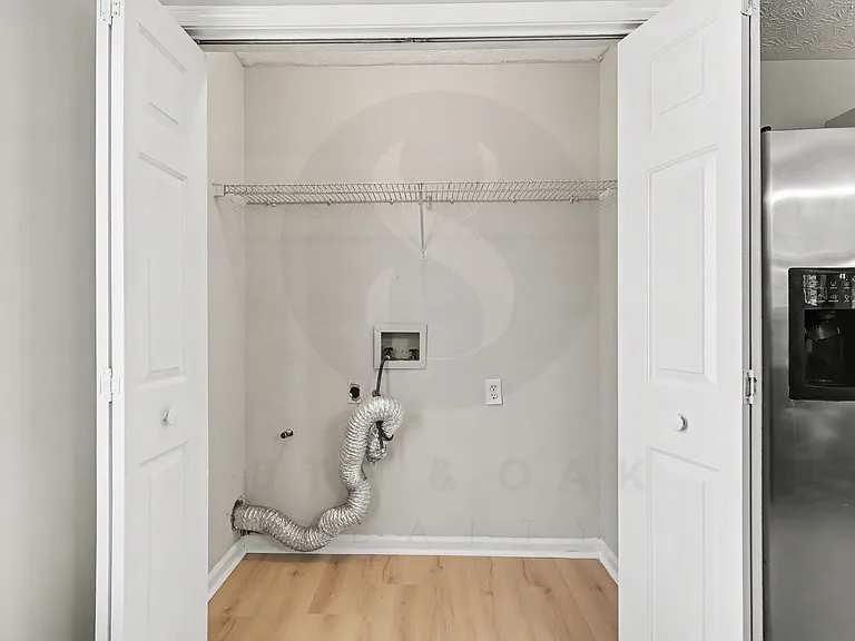 1090 Winter Park Ln — Photo 15