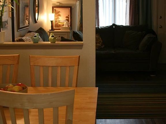 5th image of 200 Waldron St APT 33