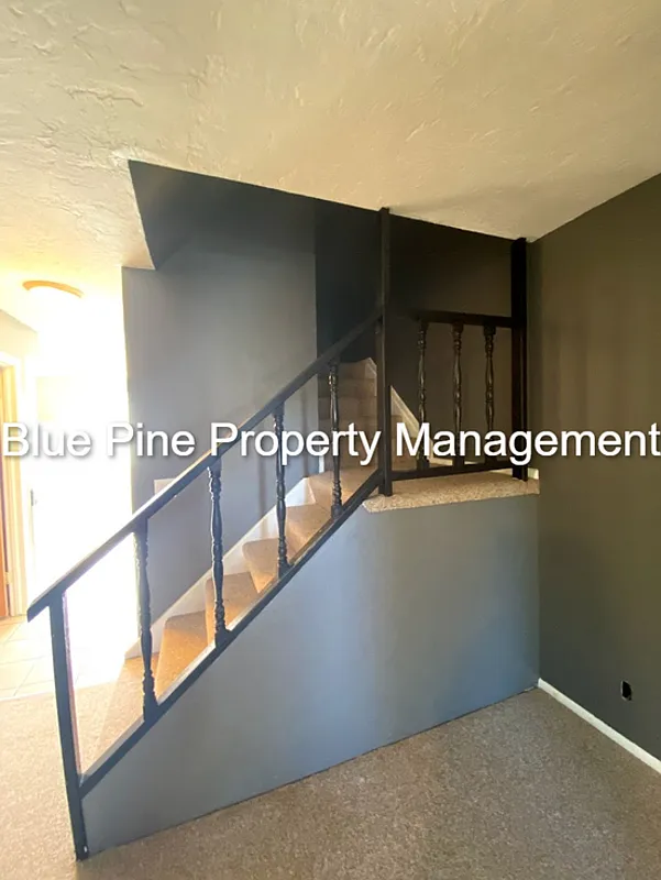 2 bed, 1.5 bath, 950 sqft, $950 — Photo 3