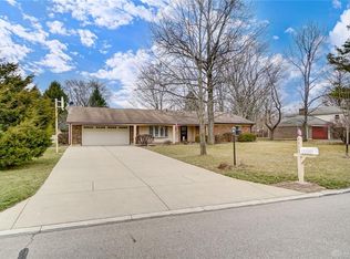 5513 Royalwood Dr, Dayton, OH 45429