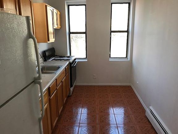 5th image of 237A Starr St #2B