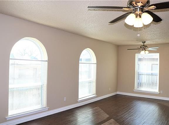 4th image of 6008 Westridge Ln APT 502