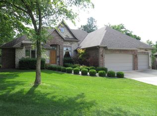 3956 E Gastonbury St, Springfield, MO 65809