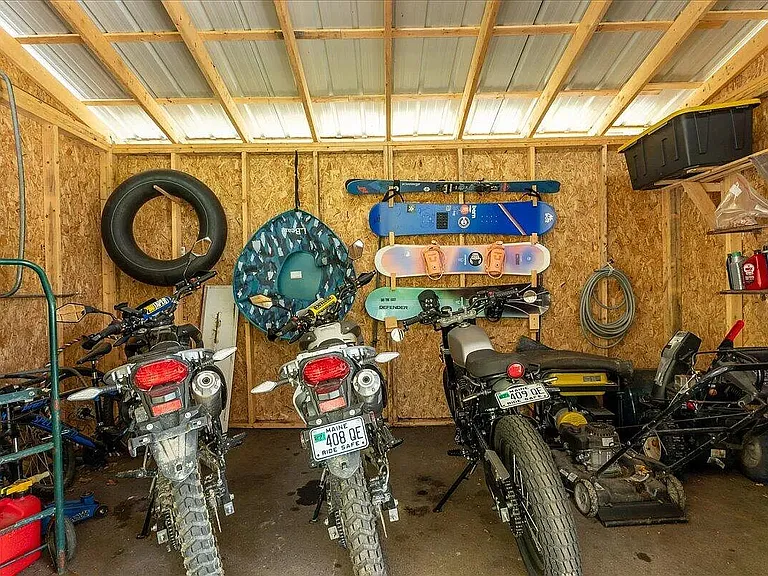 Barn is 136 sqft