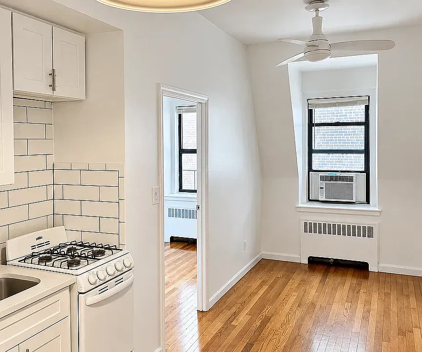 271 W 72nd St #3D