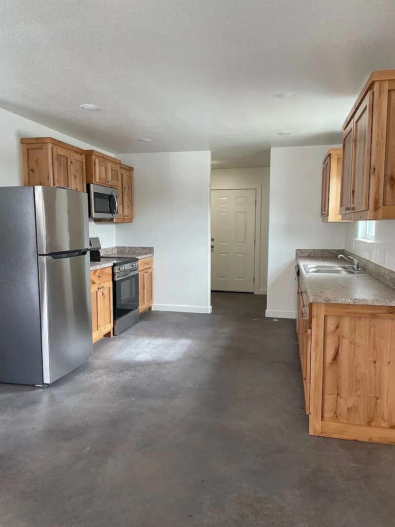 2 bedroom 1.5 bath home — Photo 3