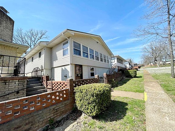 3rd image of 304 Parliament Dr