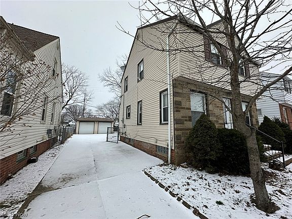 2nd image of 13507 Thraves Ave
