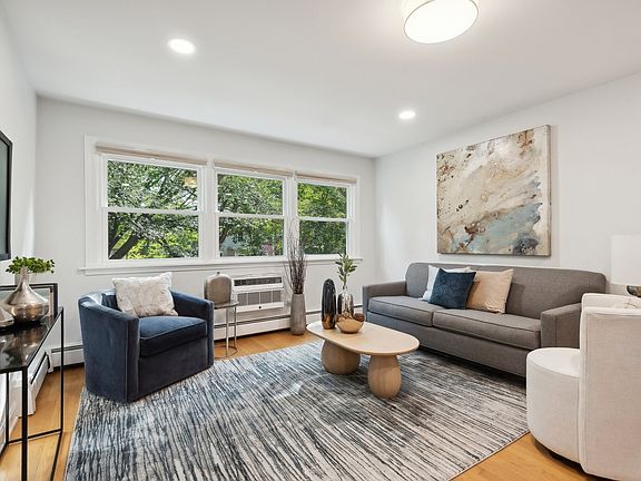 4th image of 1414 Elmwood Ave APT 2E