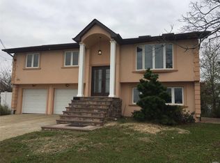 103 E Shore Rd, Lindenhurst, NY 11757