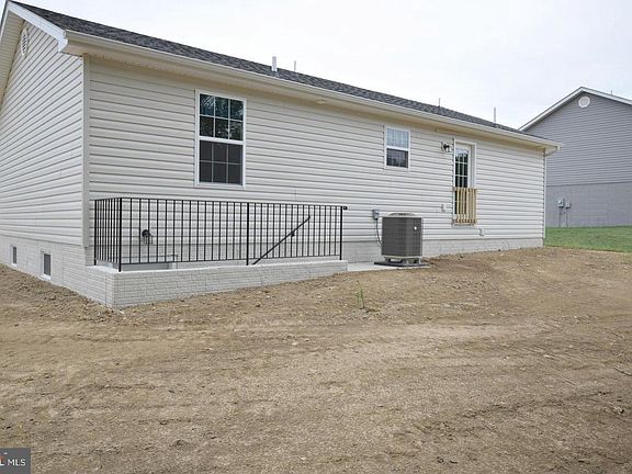 2nd image of 21 Lilleigh Ct