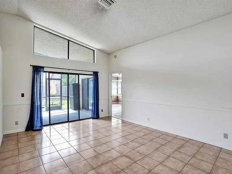 3151 NW 107th Dr — Photo 4