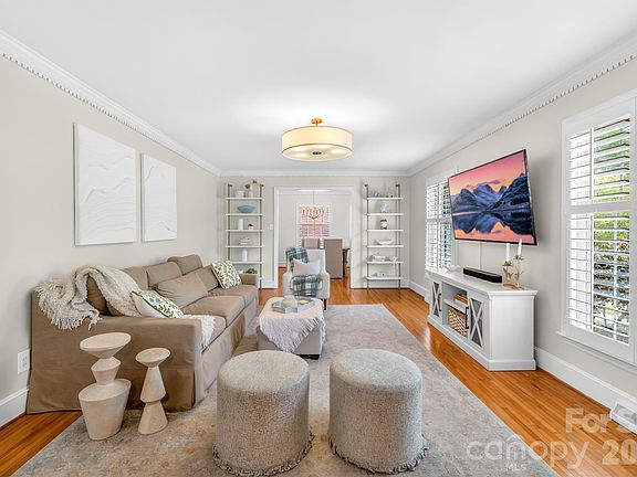 3rd image of 2310 Rocky Knoll Dr