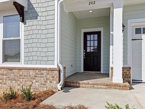 5th image of 242 Ursaline St