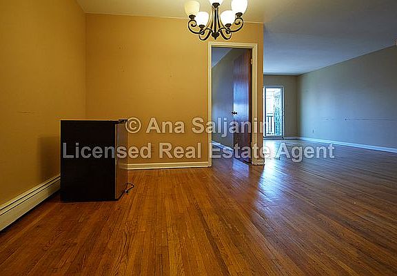 4th image of 25-24 43rd St #3