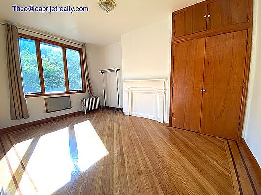 2nd image of 538A Leonard St Floor 2