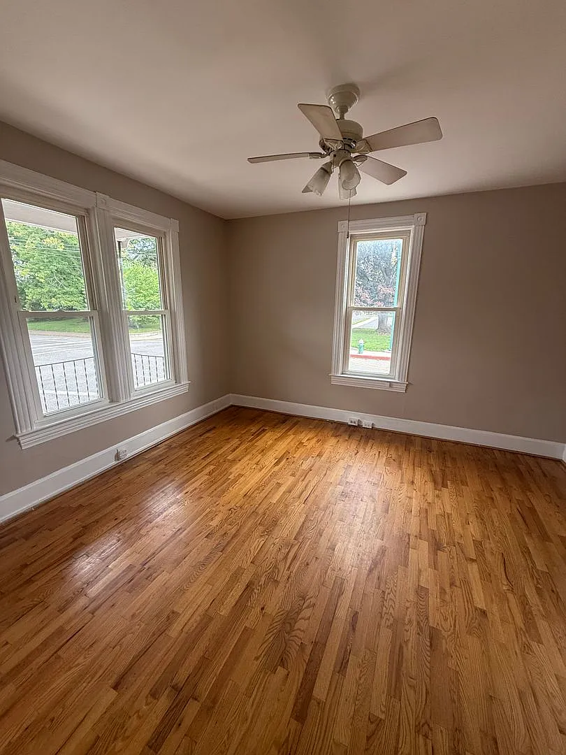 Duplex located on West Side Ave — Photo 4