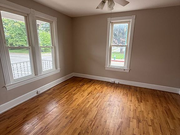4th image of 72 W Side Ave