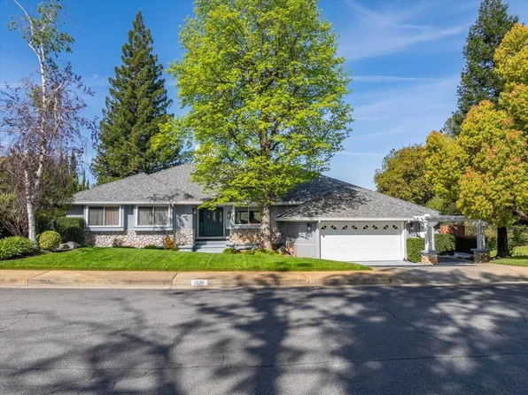 1526 Saint Andrews Dr, Redding, CA 96003