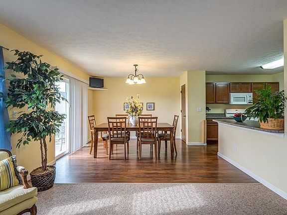 5th image of 614 Meadow Glen Ave