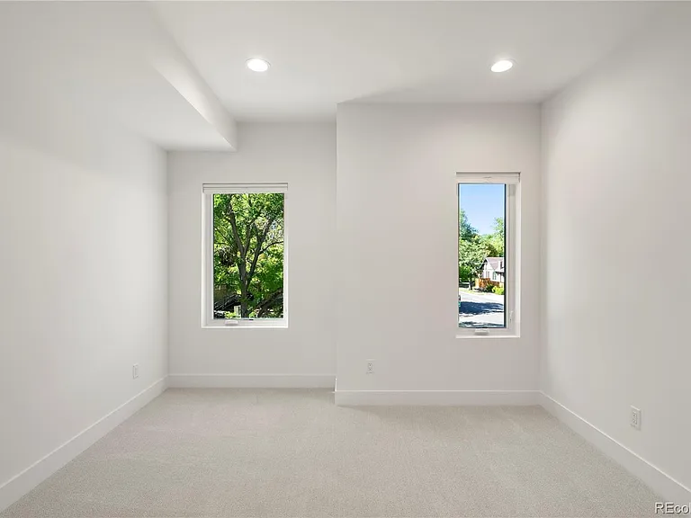 588 Adams St — Photo 24