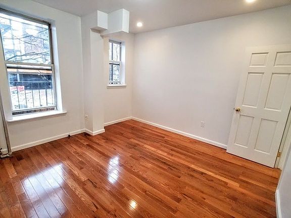 4th image of 578 Morgan Ave APT 1