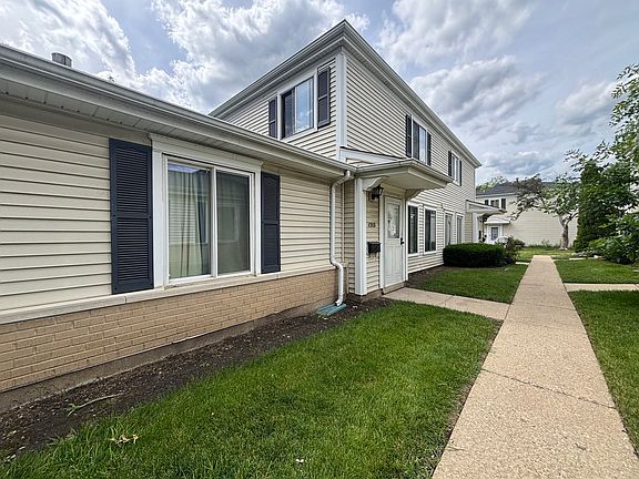 2nd image of 1353 Cove Dr #207B