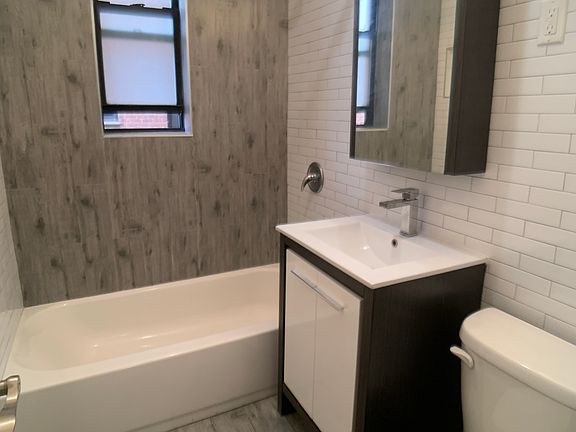5th image of 3900 Kings Hwy APT 3M