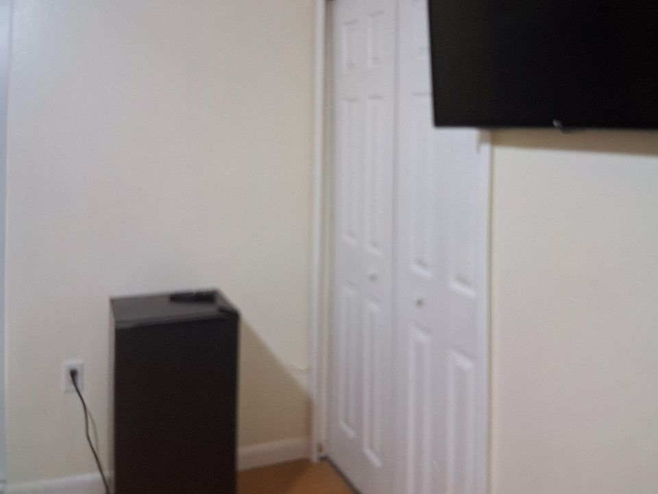 2nd image of 2255 W 69th St