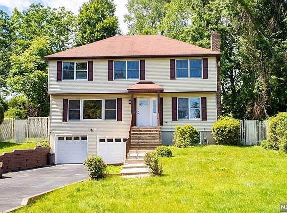 3 Station Ct, Closter, NJ 07624 | Zillow