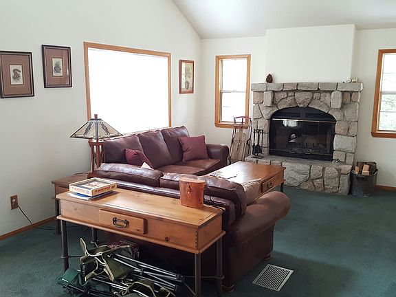 5th image of 584 W Victoria Ct
