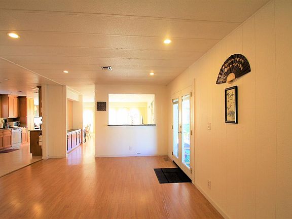 4th image of 451 Los Encinos St #451