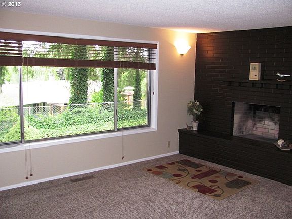5th image of 2712 NE 113th St