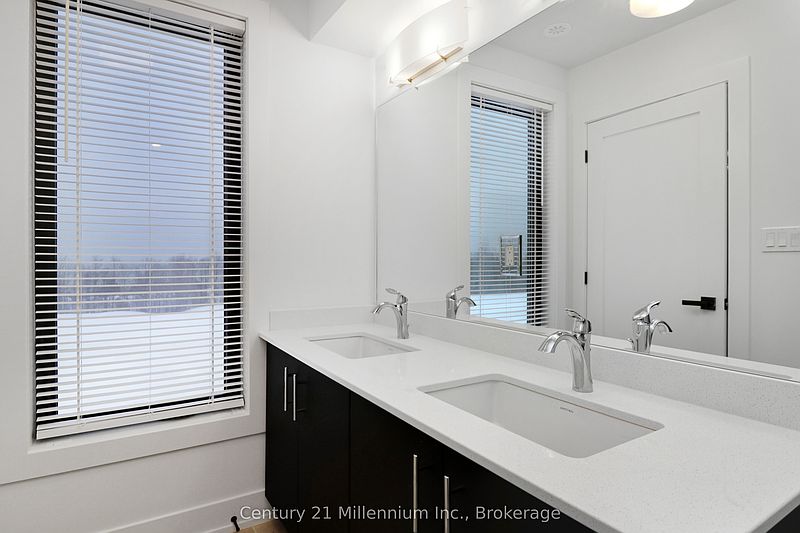 The Blue Mountains Townhouse for rent - 3 Bedrooms — photo 19