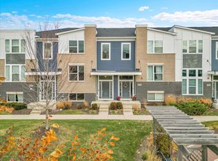 29W710 Everton Dr, Warrenville, IL 60555