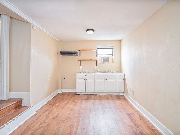 2nd image of 1323 Lamar St #2