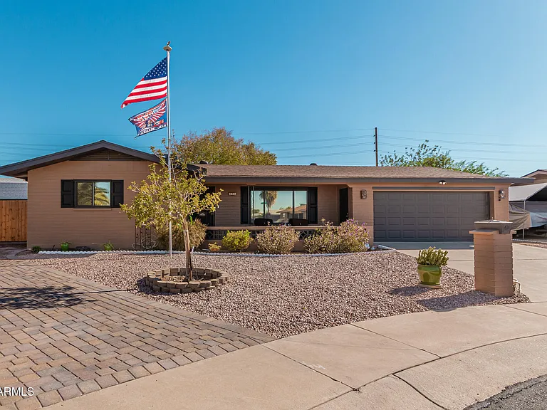 849 N 67th Pl — Photo 38