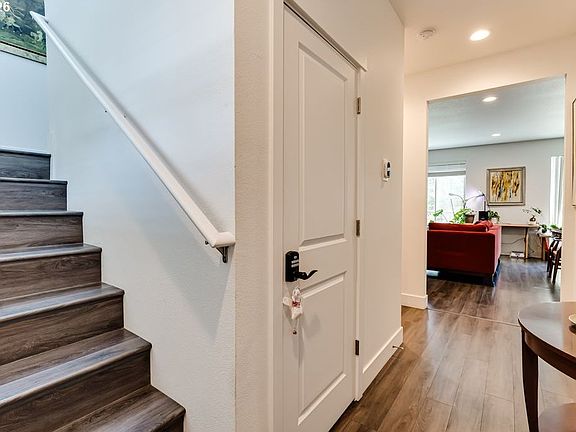 3rd image of 2580 Fieldcress Rd