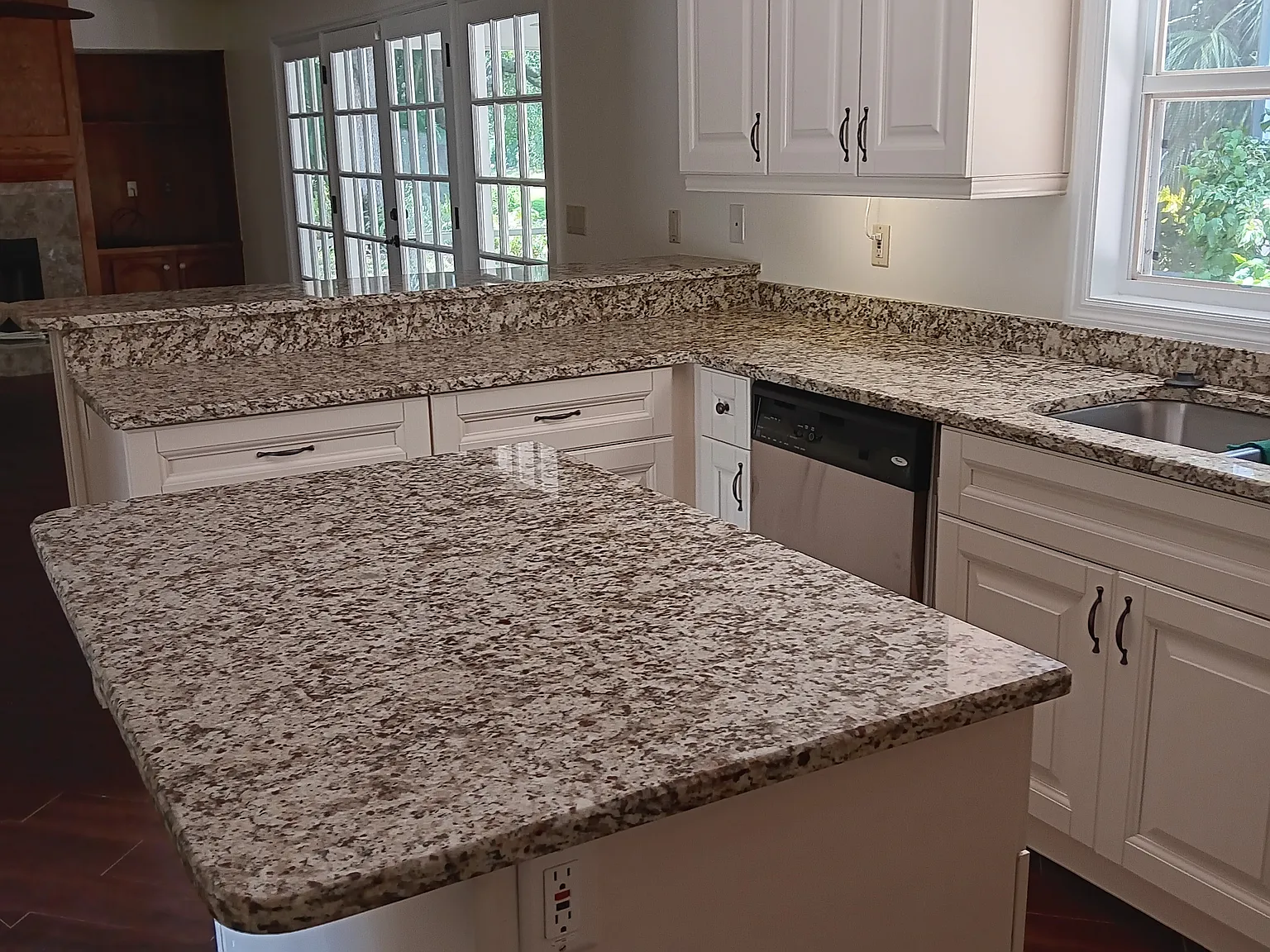 3 bed, 2606 sqft, $2,700 — Photo 4