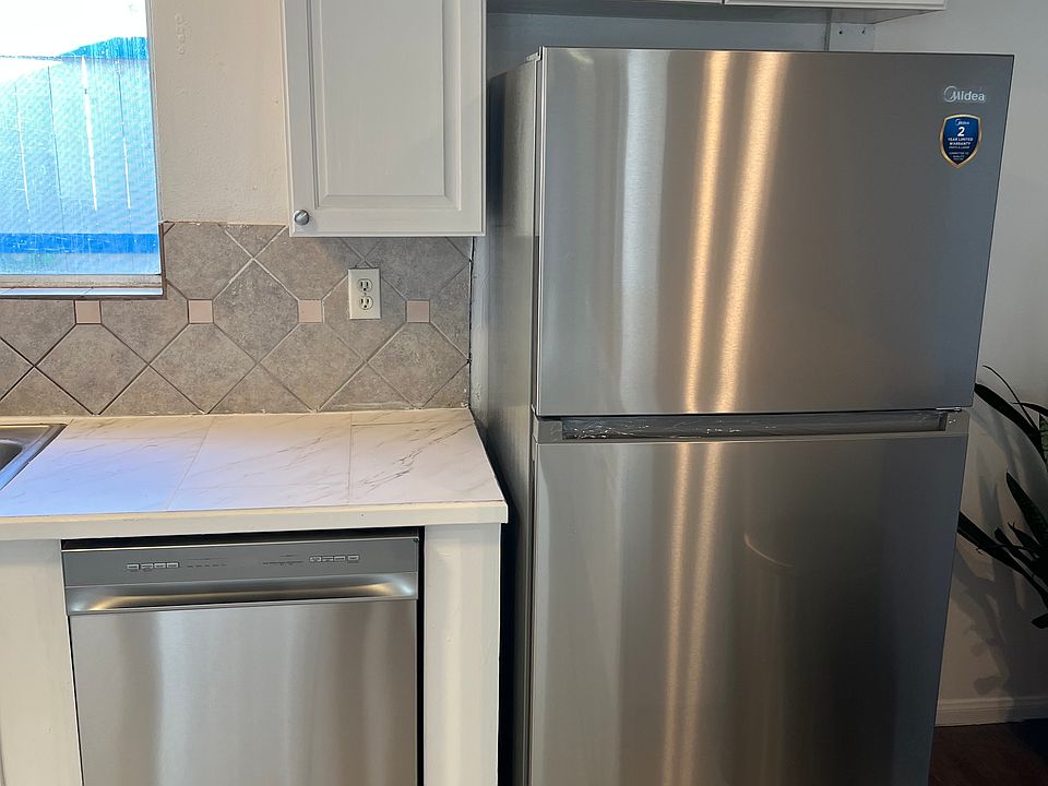 1st image of 710 Charles Dr