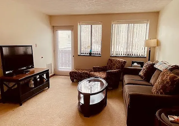 2 bed, 954 sqft, $1,200 — Photo 4
