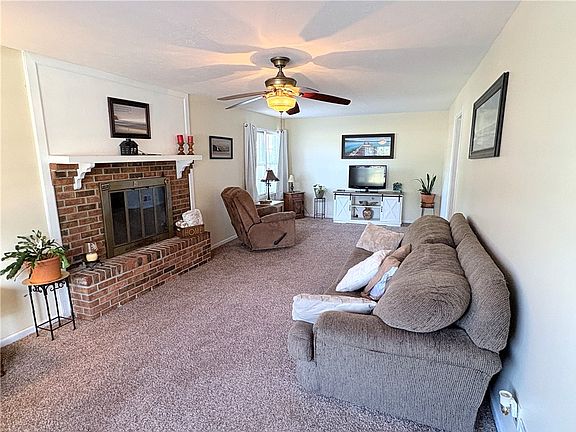 3rd image of 1604 46th St