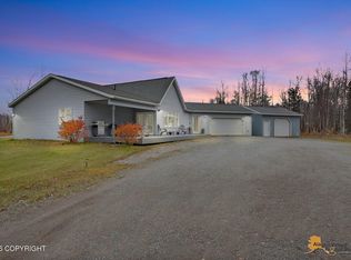 1561 N Tulip Cir, Wasilla, AK 99654