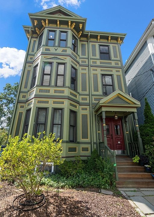 1st image of 111 Sheridan St #3
